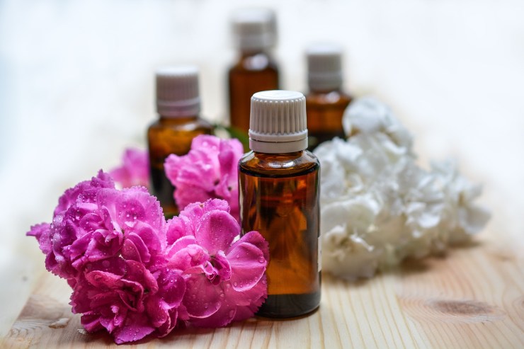 essential-oils-1433694_1920.jpg